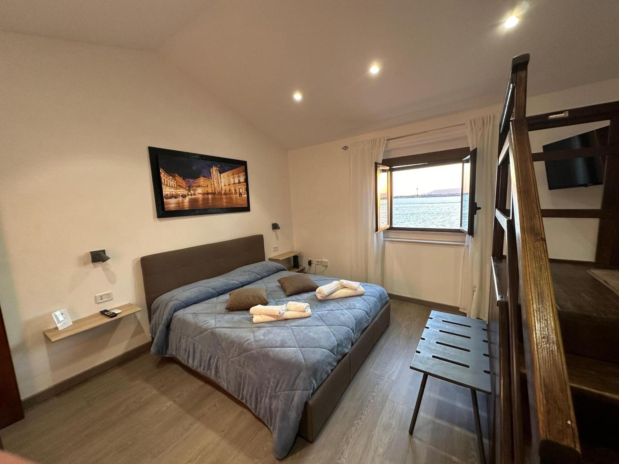 Apartment Maniace