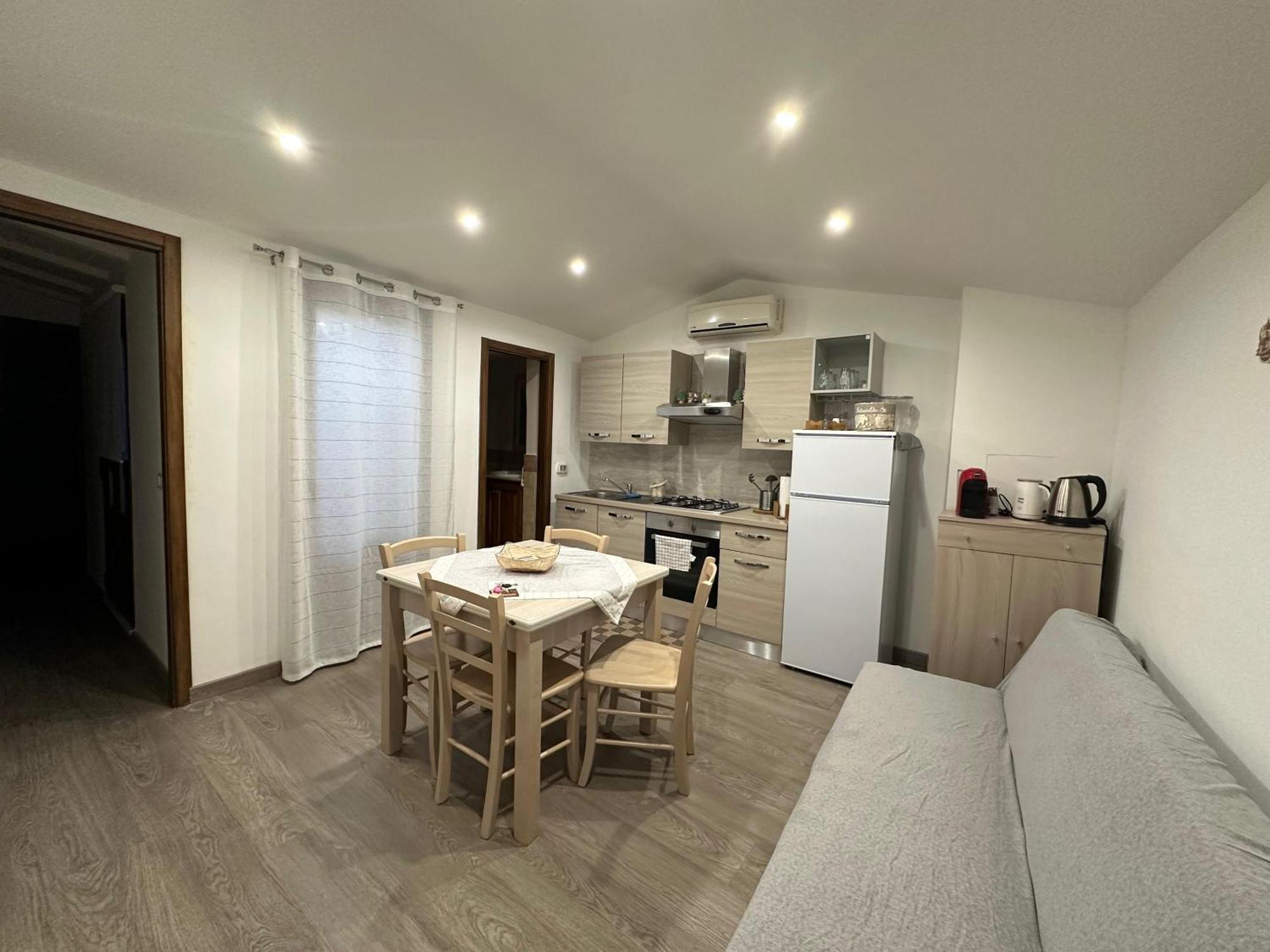 Maniace Apartment